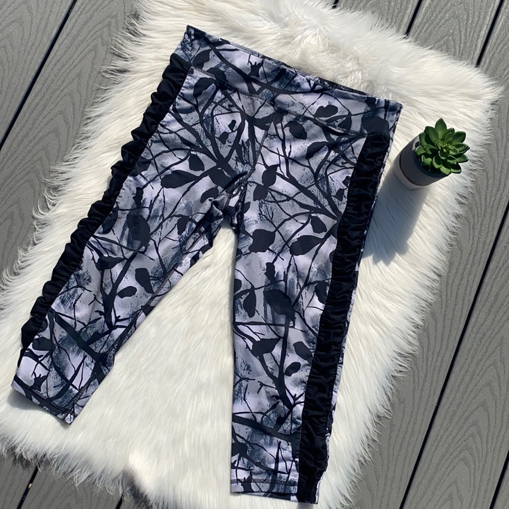 Marc New York black and grey printed Capri legging